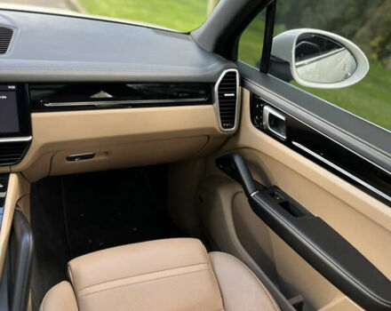 Білий Порше Cayenne, об'ємом двигуна 3 л та пробігом 91 тис. км за 59900 $, фото 13 на Automoto.ua