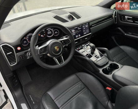 Білий Порше Cayenne, об'ємом двигуна 3 л та пробігом 45 тис. км за 59500 $, фото 30 на Automoto.ua