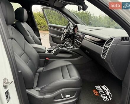 Белый Порше Каен, объемом двигателя 3 л и пробегом 80 тыс. км за 51500 $, фото 23 на Automoto.ua