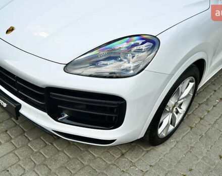 Білий Порше Cayenne, об'ємом двигуна 4 л та пробігом 70 тис. км за 87999 $, фото 7 на Automoto.ua