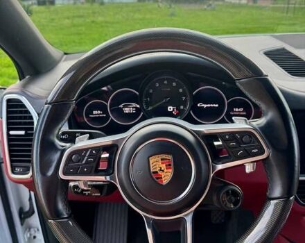 Білий Порше Cayenne, об'ємом двигуна 3 л та пробігом 129 тис. км за 84000 $, фото 10 на Automoto.ua