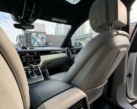 Білий Порше Cayenne, об'ємом двигуна 3 л та пробігом 42 тис. км за 82000 $, фото 31 на Automoto.ua