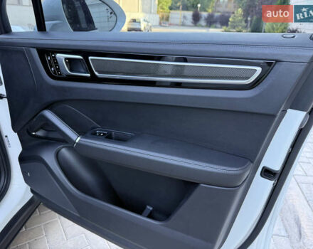 Білий Порше Cayenne, об'ємом двигуна 2.89 л та пробігом 96 тис. км за 64999 $, фото 44 на Automoto.ua