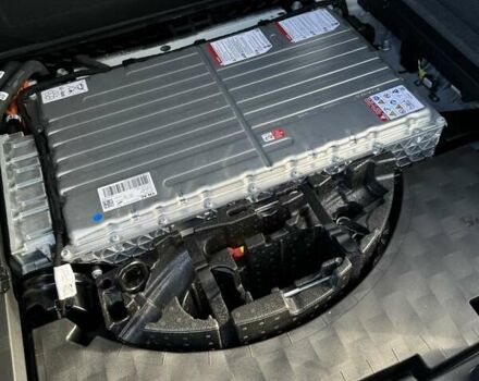 Білий Порше Cayenne, об'ємом двигуна 3 л та пробігом 42 тис. км за 82000 $, фото 37 на Automoto.ua