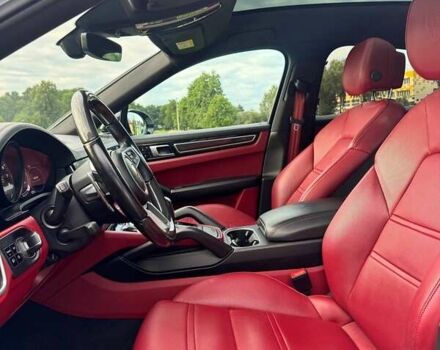 Білий Порше Cayenne, об'ємом двигуна 3 л та пробігом 129 тис. км за 84000 $, фото 3 на Automoto.ua