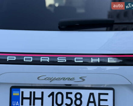 Белый Порше Каен, объемом двигателя 2.89 л и пробегом 96 тыс. км за 72000 $, фото 20 на Automoto.ua