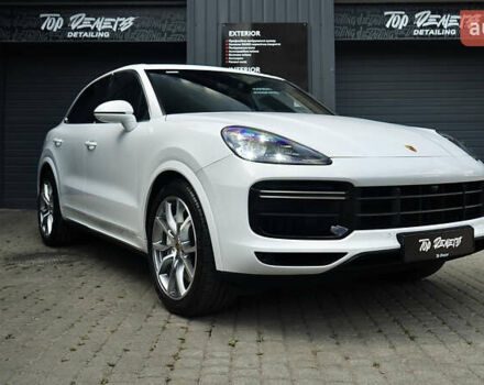 Білий Порше Cayenne, об'ємом двигуна 4 л та пробігом 70 тис. км за 87999 $, фото 1 на Automoto.ua