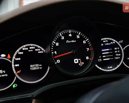 Білий Порше Cayenne, об'ємом двигуна 4 л та пробігом 70 тис. км за 87999 $, фото 36 на Automoto.ua