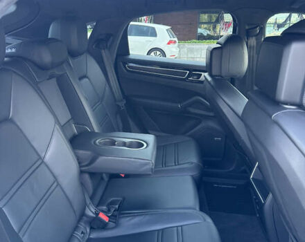 Білий Порше Cayenne, об'ємом двигуна 4 л та пробігом 32 тис. км за 90000 $, фото 21 на Automoto.ua