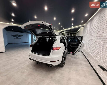 Білий Порше Cayenne, об'ємом двигуна 2.89 л та пробігом 96 тис. км за 64999 $, фото 73 на Automoto.ua