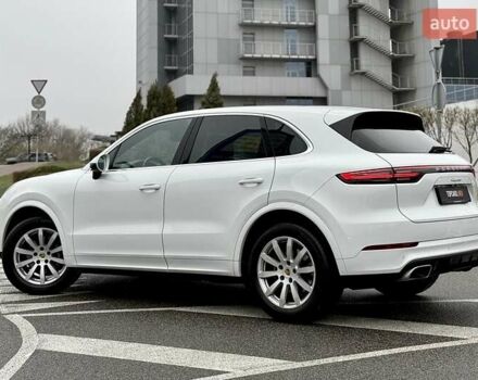 Белый Порше Каен, объемом двигателя 3 л и пробегом 80 тыс. км за 51500 $, фото 7 на Automoto.ua