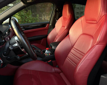 Белый Порше Каен, объемом двигателя 3 л и пробегом 80 тыс. км за 75500 $, фото 3 на Automoto.ua