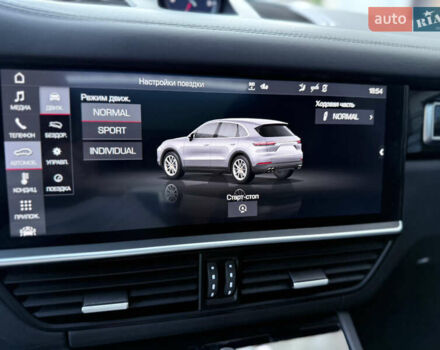 Білий Порше Cayenne, об'ємом двигуна 2.89 л та пробігом 96 тис. км за 64999 $, фото 24 на Automoto.ua