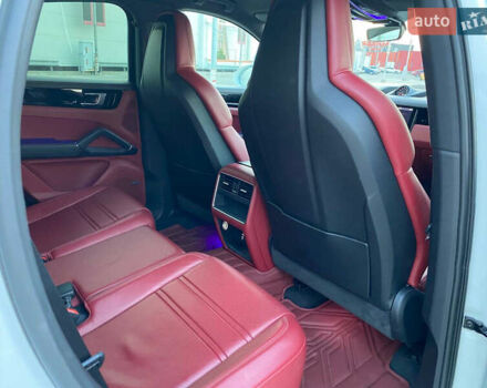 Білий Порше Cayenne, об'ємом двигуна 3 л та пробігом 87 тис. км за 75000 $, фото 16 на Automoto.ua