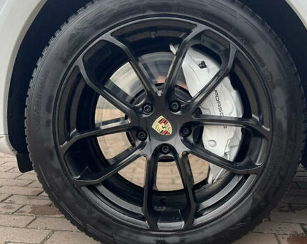 Белый Порше Каен, объемом двигателя 3 л и пробегом 34 тыс. км за 130000 $, фото 14 на Automoto.ua