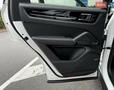 Белый Порше Каен, объемом двигателя 3 л и пробегом 80 тыс. км за 51500 $, фото 35 на Automoto.ua