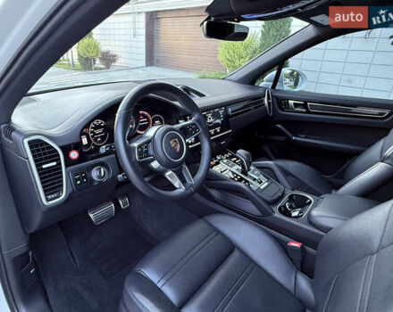 Білий Порше Cayenne, об'ємом двигуна 2.89 л та пробігом 96 тис. км за 64999 $, фото 22 на Automoto.ua