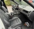 Белый Порше Каен, объемом двигателя 3 л и пробегом 80 тыс. км за 51500 $, фото 24 на Automoto.ua
