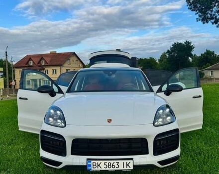 Білий Порше Cayenne, об'ємом двигуна 3 л та пробігом 129 тис. км за 84000 $, фото 1 на Automoto.ua