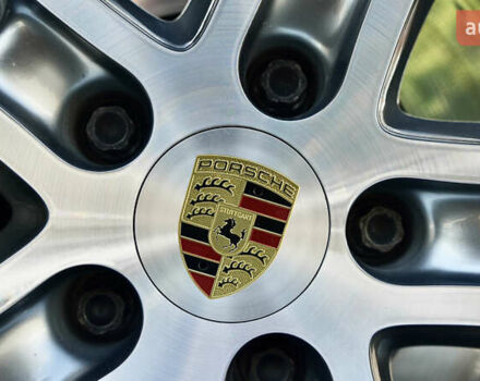 Білий Порше Cayenne, об'ємом двигуна 4 л та пробігом 70 тис. км за 87999 $, фото 24 на Automoto.ua