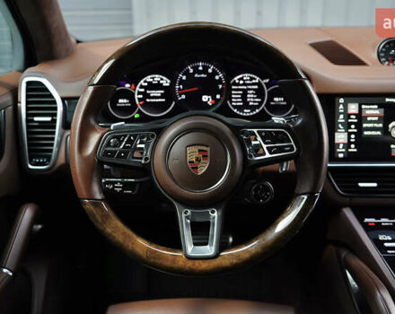 Білий Порше Cayenne, об'ємом двигуна 4 л та пробігом 70 тис. км за 87999 $, фото 32 на Automoto.ua