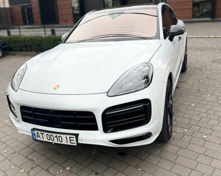 Белый Порше Каен, объемом двигателя 3 л и пробегом 34 тыс. км за 130000 $, фото 1 на Automoto.ua