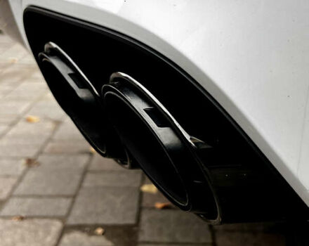 Белый Порше Каен, объемом двигателя 3 л и пробегом 34 тыс. км за 130000 $, фото 5 на Automoto.ua