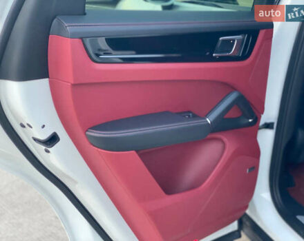 Білий Порше Cayenne, об'ємом двигуна 3 л та пробігом 87 тис. км за 75000 $, фото 18 на Automoto.ua