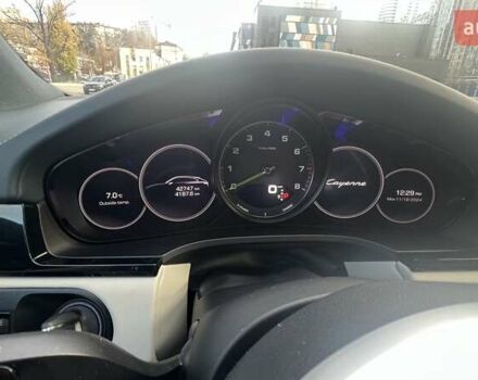 Білий Порше Cayenne, об'ємом двигуна 3 л та пробігом 42 тис. км за 82000 $, фото 17 на Automoto.ua