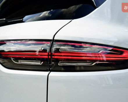Білий Порше Cayenne, об'ємом двигуна 4 л та пробігом 70 тис. км за 87999 $, фото 19 на Automoto.ua