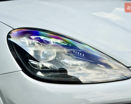 Білий Порше Cayenne, об'ємом двигуна 4 л та пробігом 70 тис. км за 87999 $, фото 3 на Automoto.ua