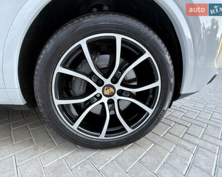 Белый Порше Каен, объемом двигателя 2.89 л и пробегом 96 тыс. км за 72000 $, фото 9 на Automoto.ua