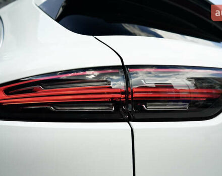 Білий Порше Cayenne, об'ємом двигуна 4 л та пробігом 70 тис. км за 87999 $, фото 14 на Automoto.ua