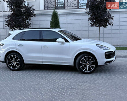 Белый Порше Каен, объемом двигателя 2.89 л и пробегом 96 тыс. км за 72000 $, фото 6 на Automoto.ua