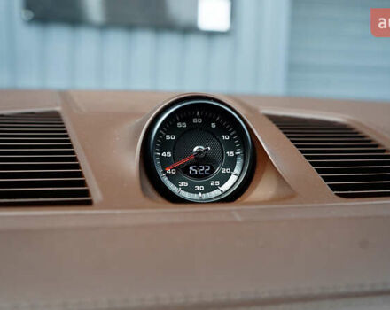 Білий Порше Cayenne, об'ємом двигуна 4 л та пробігом 70 тис. км за 87999 $, фото 39 на Automoto.ua