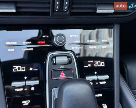 Білий Порше Cayenne, об'ємом двигуна 2.89 л та пробігом 96 тис. км за 64999 $, фото 54 на Automoto.ua