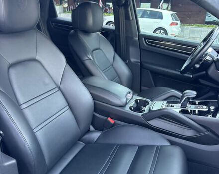 Білий Порше Cayenne, об'ємом двигуна 4 л та пробігом 32 тис. км за 90000 $, фото 15 на Automoto.ua