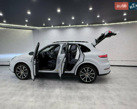 Білий Порше Cayenne, об'ємом двигуна 2.89 л та пробігом 96 тис. км за 64999 $, фото 6 на Automoto.ua