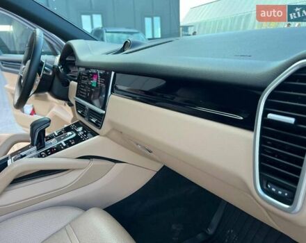 Белый Порше Каен, объемом двигателя 3 л и пробегом 100 тыс. км за 59990 $, фото 46 на Automoto.ua