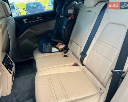 Белый Порше Каен, объемом двигателя 3 л и пробегом 100 тыс. км за 59990 $, фото 37 на Automoto.ua