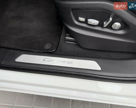 Белый Порше Каен, объемом двигателя 3 л и пробегом 23 тыс. км за 69900 $, фото 26 на Automoto.ua