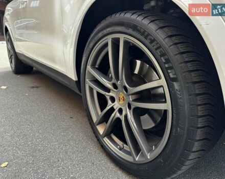 Белый Порше Каен, объемом двигателя 3 л и пробегом 61 тыс. км за 95000 $, фото 23 на Automoto.ua