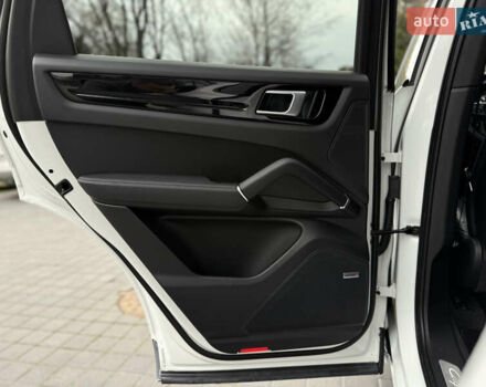 Белый Порше Каен, объемом двигателя 3 л и пробегом 23 тыс. км за 69900 $, фото 43 на Automoto.ua