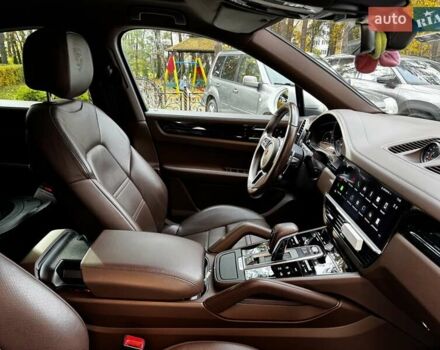 Белый Порше Каен, объемом двигателя 3 л и пробегом 61 тыс. км за 95000 $, фото 16 на Automoto.ua