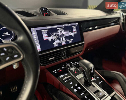 Белый Порше Каен, объемом двигателя 2.89 л и пробегом 23 тыс. км за 79000 $, фото 13 на Automoto.ua