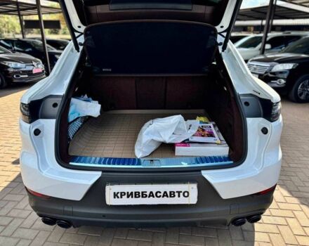 Белый Порше Каен, объемом двигателя 3 л и пробегом 90 тыс. км за 79000 $, фото 8 на Automoto.ua