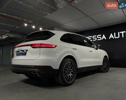 Белый Порше Каен, объемом двигателя 2.89 л и пробегом 23 тыс. км за 79000 $, фото 5 на Automoto.ua