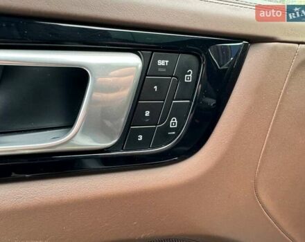 Белый Порше Каен, объемом двигателя 3 л и пробегом 61 тыс. км за 94490 $, фото 14 на Automoto.ua