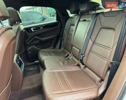 Белый Порше Каен, объемом двигателя 3 л и пробегом 61 тыс. км за 94490 $, фото 8 на Automoto.ua