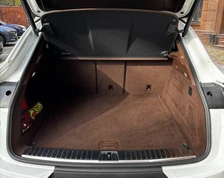 Белый Порше Каен, объемом двигателя 3 л и пробегом 61 тыс. км за 95000 $, фото 29 на Automoto.ua